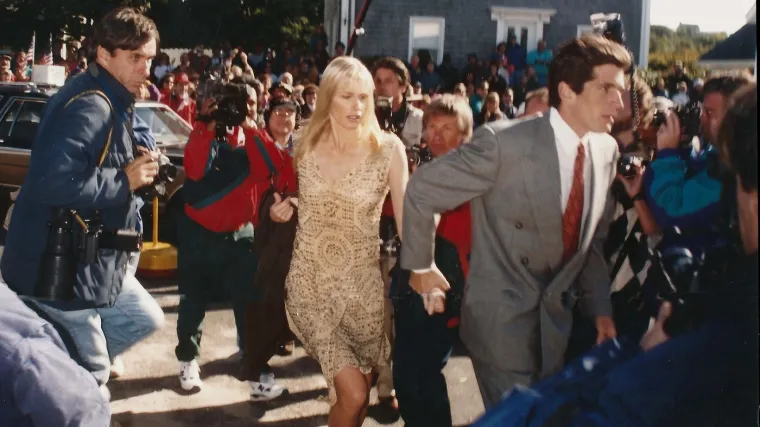 Pet godina strasti i skandala: Tko je bila plavu&scaron;a koju je princ Amerike ljubio prije Carolyn?