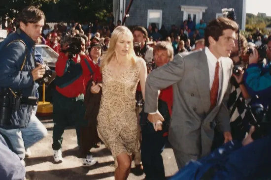 Pet godina strasti i skandala: Tko je bila plavu&scaron;a koju je princ Amerike ljubio prije Carolyn?