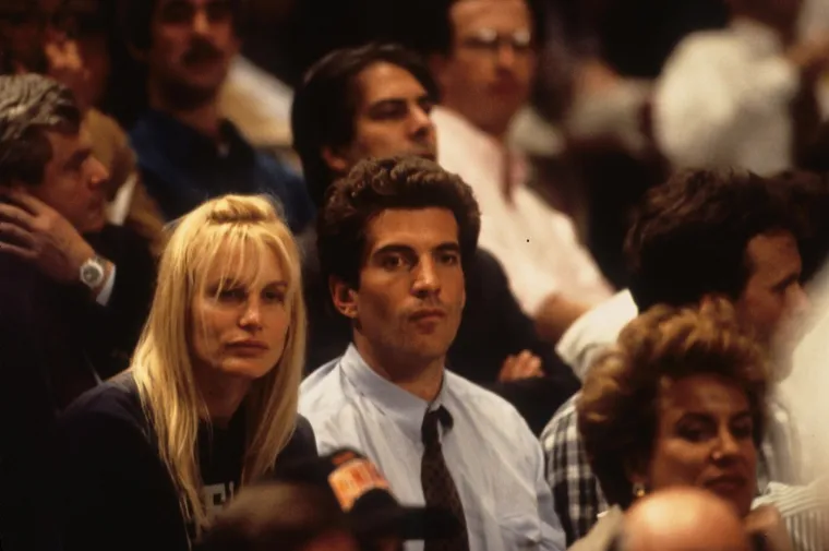 Pet godina strasti i skandala: Tko je bila plavu&scaron;a koju je princ Amerike ljubio prije Carolyn?