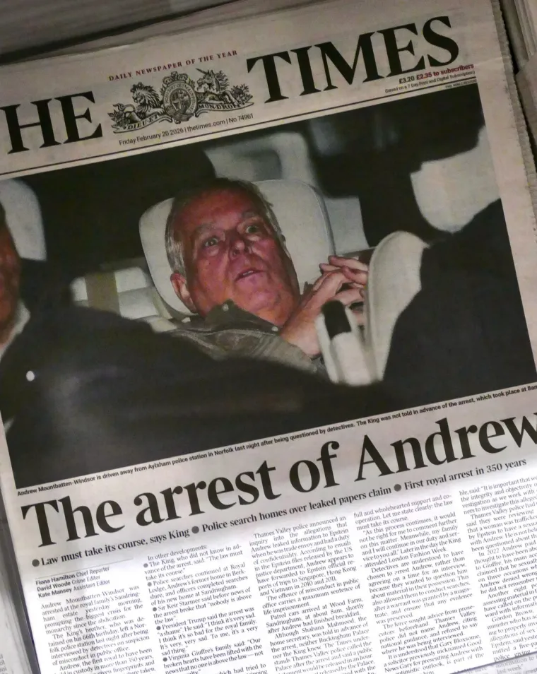Vijest koja je &scaron;okirala svijet! Objavljena fotografija biv&scaron;eg princa Andrewa nakon &scaron;to je uhićen