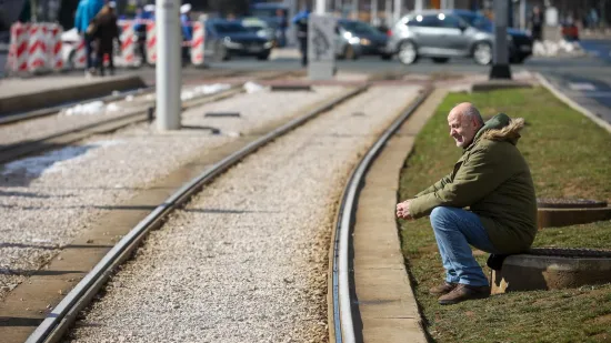 Drogiran i bez važeće dozvole vozio tramvaj: Sudario se s dva auta