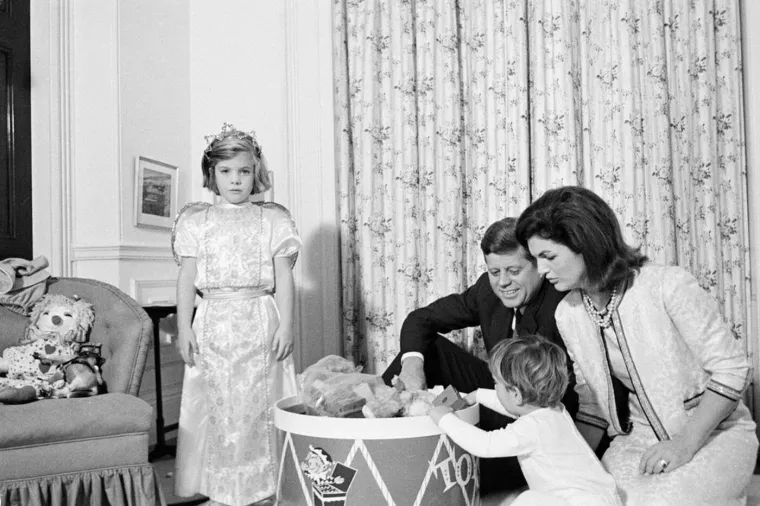 Caroline Kennedy i obiteljsko prokletstvo: Tragično izgubila oca, mlađeg brata i kći