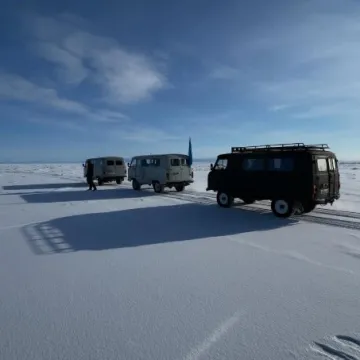 Turistički autobus potonuo u najdublje jezero na svijetu: Led se odjednom slomio