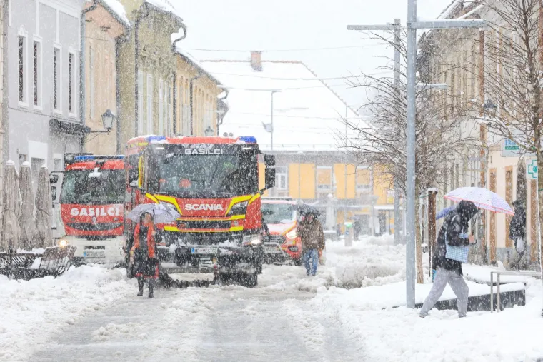 Maribor proglasio izvanredno stanje: Pao obilan snijeg, deseci tisuća ostali bez struje....