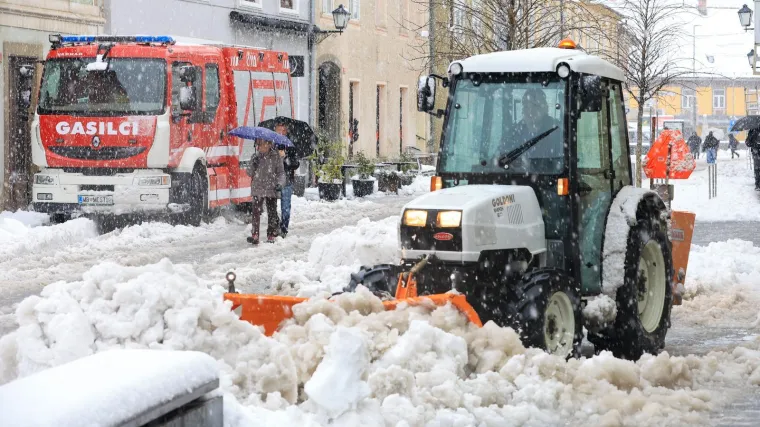 Maribor proglasio izvanredno stanje: Pao obilan snijeg, deseci tisuća ostali bez struje....