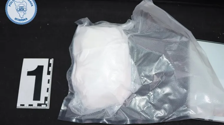 Policija zaustavila auto, uslijedio je &scaron;ok: Vozač imao 1,7 grama kokaina, a u prtljažniku...