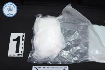 Policija zaustavila auto, uslijedio je &scaron;ok: Vozač imao 1,7 grama kokaina, a u prtljažniku...