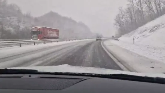 Pogledajte snježni kaos na sjeveru Hrvatske: 'Toliko sporo vozimo da nas je &scaron;leper prestigao'