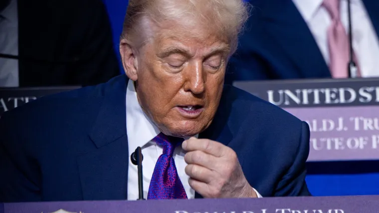 Trump opet zaprijetio ratom, ali i pozdravio goste kojih nema: 'Kosovo, Srbija, ustanite!'