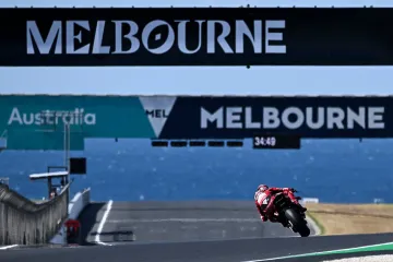 Bulega pobjednik prve dramatične utrke u Superbikeu: Talijani dominirali u nezapamćenoj ludnici