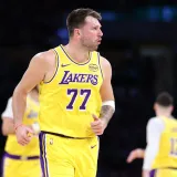 Dončić briljirao u gradskom derbiju, a Jokić sru&scaron;io jo&scaron; jedan rekord