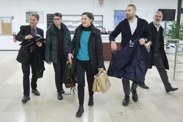 Aktivisti u prosvjednoj povorci protiv farme pilića: 'Megazlo, megaprojekt'