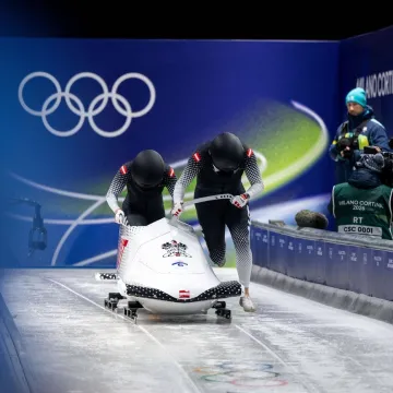 Nesreća na ZOI-ju: Austrijanac prevezen u bolnicu nakon prevrtanja boba