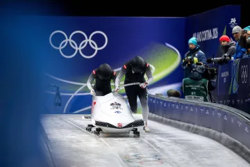 Nesreća na ZOI-ju: Austrijanac prevezen u bolnicu nakon prevrtanja boba