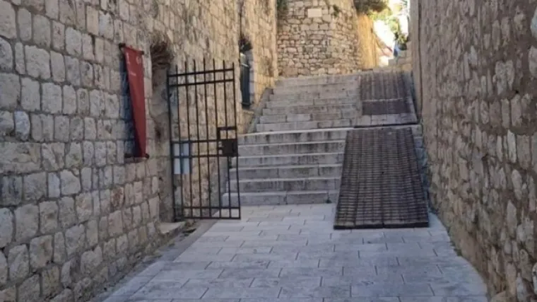 Razbijen lokot, okrenute kamere. Nakon dramatične objave uslijedio preokret: 'Ja sam to napravio'