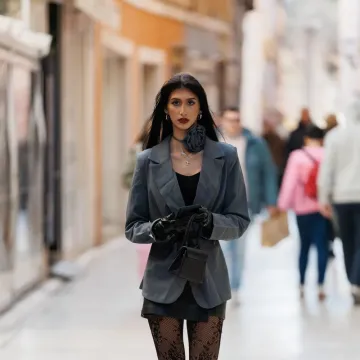 Jesu li ovo najduže noge subotnje &scaron;pice u Zadru? Crnka u kožnoj minici zapalila Kalelargu