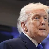 Nakon odluke Vrhovnog suda, Trump uzvraća: Diže globalne carine na 15 posto