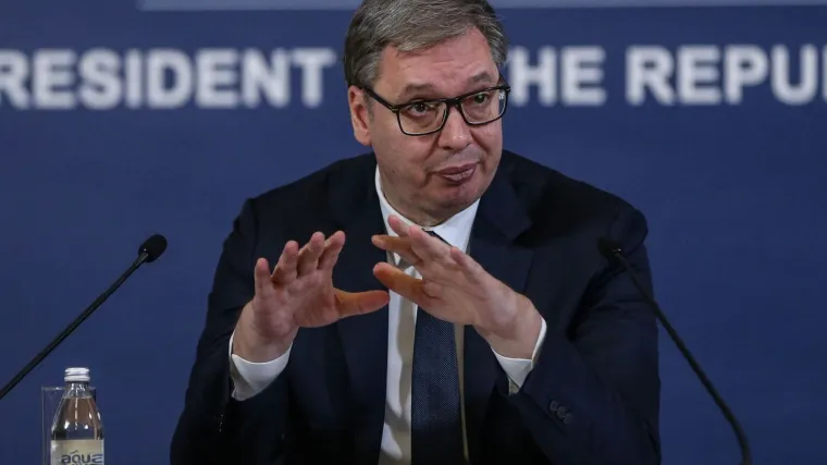 Vučić u očaju, nakon litija i Srbiju nudi na dlanu: 'Uskoro će nuditi manje važne prijatelje'