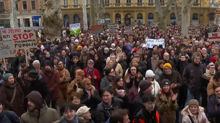 Građani jasno rekli 'NE' megafarmama u Banovini! 'Ne želim da moj unuk odrasta uz to'