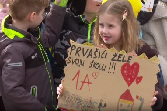 Roditelji digli glas zbog obnove koja kasni: 'Djecu se razvozi u pet različitih &scaron;kola'