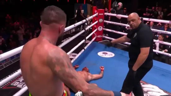 Ovakvih 20 sekundi jo&scaron; niste vidjeli: Publika ostala u &scaron;oku zbog dva nevjerovatna nokdauna