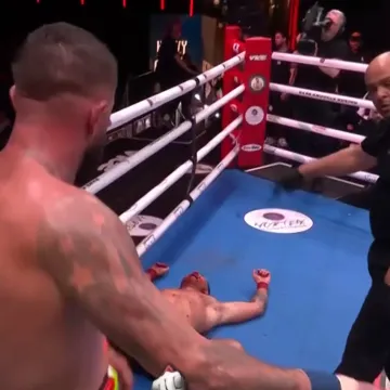 Ovakvih 20 sekundi jo&scaron; niste vidjeli: Publika ostala u &scaron;oku zbog dva nevjerovatna nokdauna