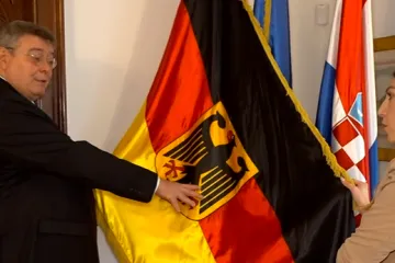 Zemlja reda, discipline i preciznosti: Otkrili smo tko smije koristiti zastavu s orlom