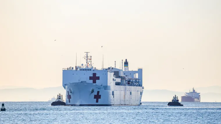 Trump poslao brod USNS Mercy prema Grenlandu, znakovito objavio: 'Na putu je!!!'