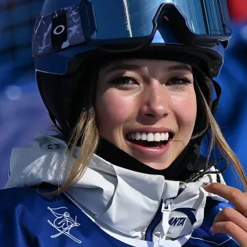 Sjajna Kineskinja Eileen Gu obranila titulu u dramatičnom finalu i uzela treću medalju na ZOI-ju