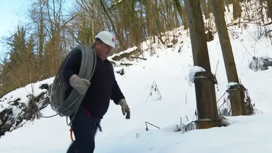 Sela na sjeveru tri dana bez struje: Evo kako su HEP-ovci po zabiti vraćali struju nakon kaosa