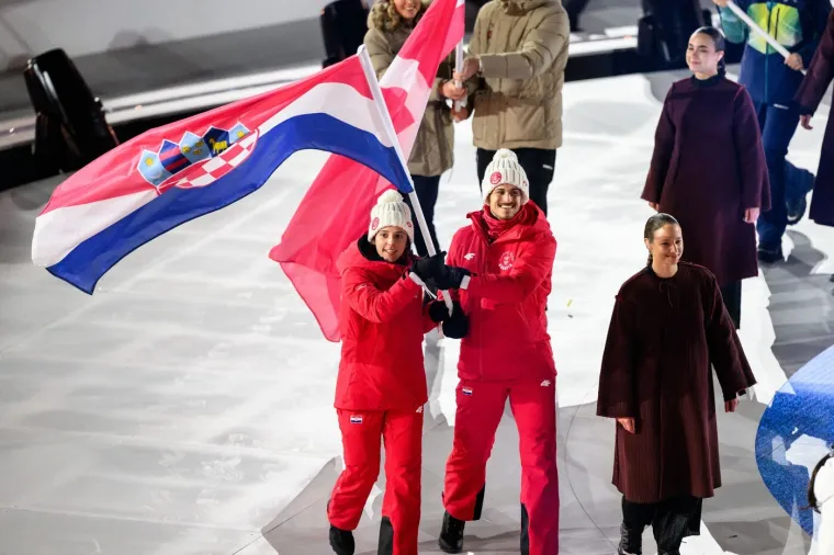 Svečano zatvorene Zimske olimpijske igre, evo tko je nosio hrvatsku zastavu
