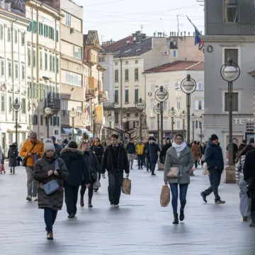 Mu&scaron;karci zarađuju vi&scaron;e od žena, čak i kad imaju istu poziciju: 'Ima taj jedan fenomen...'