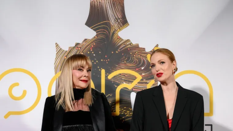 Predsjednik Milanović popularne glumice iznenadio velikim buketima cvijeća