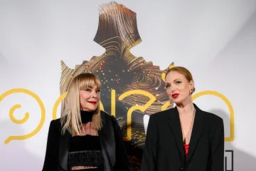 Predsjednik Milanović popularne glumice iznenadio velikim buketima cvijeća