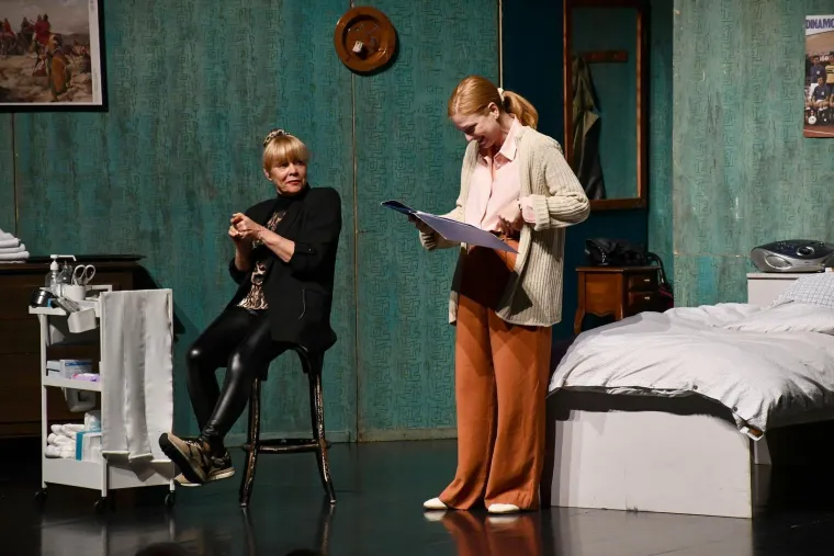 Predsjednik Milanović popularne glumice iznenadio velikim buketima cvijeća