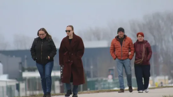 Zimski look koji osvaja: U prelo&scaron;koj Marini nema tko se nije okrenuo za plavu&scaron;om u smeđem kaputu