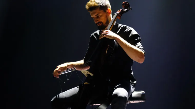 Nema odmora! Stjepan Hauser objavio snimku kako svira violončelo dok biciklira na moru