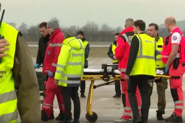 Ranjeni Ukrajinci sletjeli u zračnu luku Zagreb: Liječit će se u hrvatskim bolnicama