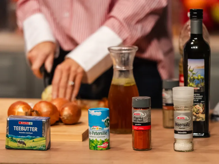 &Scaron;pičekov recept odu&scaron;evio i Nikolinu Pi&scaron;ek: Pileći bataci i zabaci u tamnom umaku