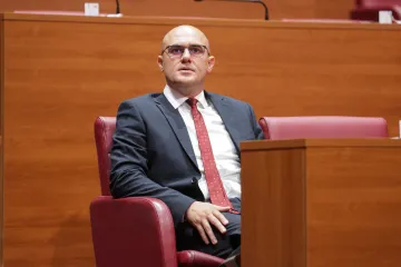 Dabro ih je nazvao 'balom vampira', a sada mu je stigao odgovor iz Kumrovca: 'Suludo!'