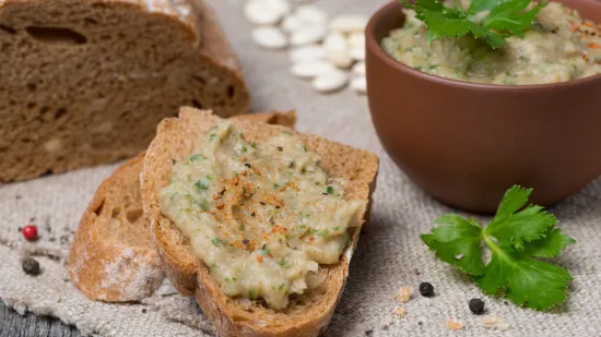 Zaboravite avokado: Ovaj jeftini namaz novi je hit recept za doručak