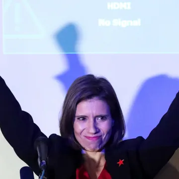 Nakon Dabre, eto i Peović: Poslu&scaron;ajte kako je na hrvatskom otpjevala partizanski hit