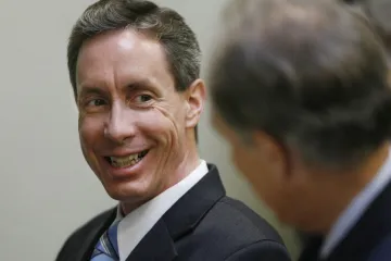 Vjerski vođa volio 'grupnjake' i ženio maloljetnice! Imao je 80 žena, ali jedna mu je bila omiljena