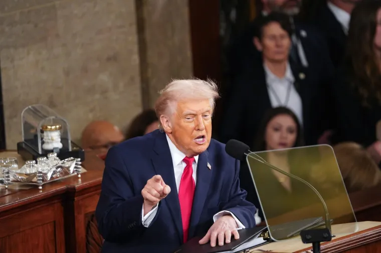 Eskalirali incidenti dok je Trump govorio, demokratkinja urlala: 'Ubili ste Amerikance!'