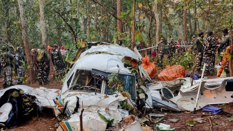 Uznemirujuće snimke: Medicinski avion koji je prevozio opečenu žrtvu sru&scaron;io se u &scaron;umu