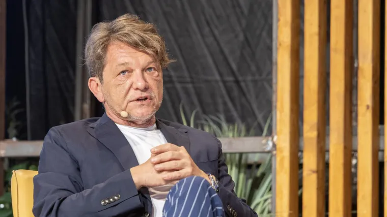 Dramatičan trenutak u kafiću: Dragan Bjelogrlić izgubio živce nakon provokacija tiktokera