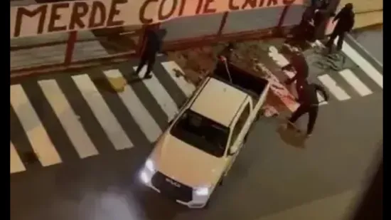 Navijači Torina izgubili strpljenje: Transparent i &lsquo;izmet&rsquo; za upravu &scaron;okirali Italiju