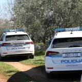 Mu&scaron;karac (90) u Istri pao s krova i umro: Sru&scaron;io se s gotovo &scaron;est metara visine