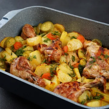 Recept za piletinu s povrćem iz jedne posude: Idealan za sve koji nemaju puno vremena