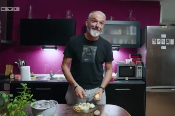 Večeras kuha kipar Petar: 'Dat će si truda, izaći će ono umjetničko iz njega'